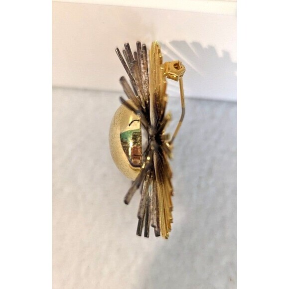 Sunburst Vintage Gold Tone Brooch - Picture 5 of 7